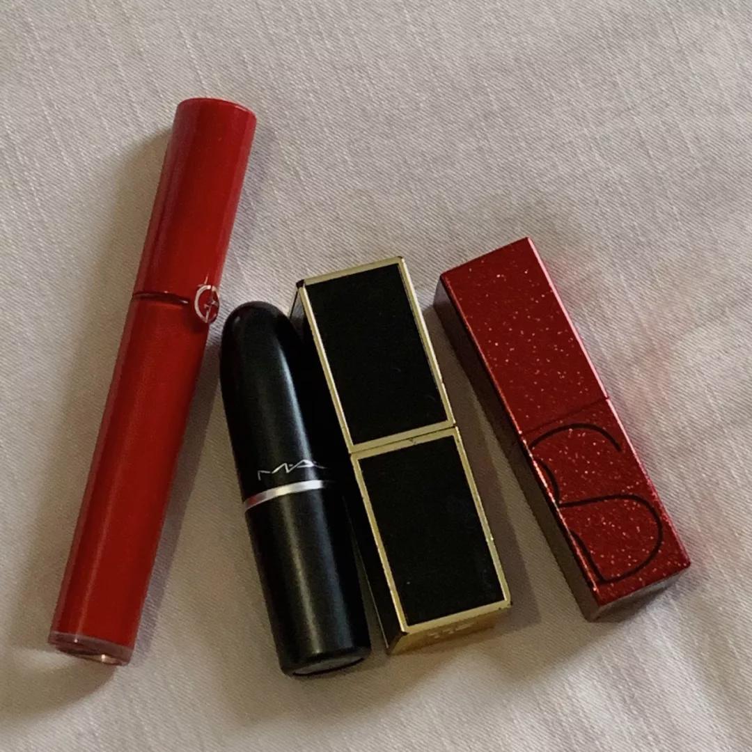 红色分享,红色系单品穿搭技巧变身活力少女