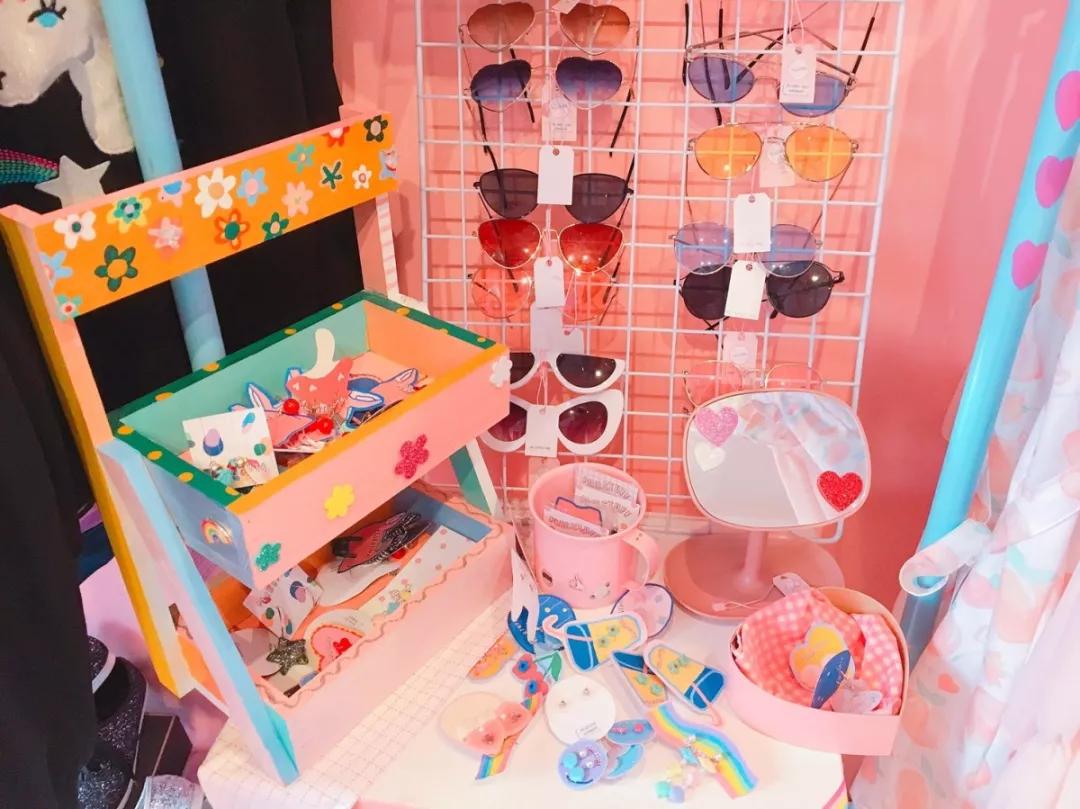 泰国有什么潮牌值得买,泰国潮牌女生