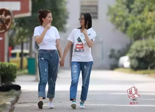 监控拍下不可告人的一幕,监控拍下的这一幕看哭了所有人