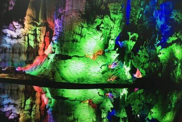 4A英德奇洞温泉小镇，轰趴汤山别院4房温泉别墅！建议收藏