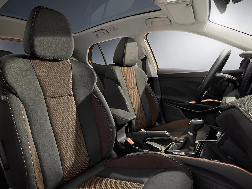 15年晶锐和polo哪个更值得入手手动,飞度雨燕晶锐polo哪款好