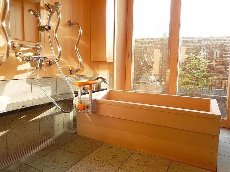 日本养老院人性化,为何日本老人卖房也要住养老院