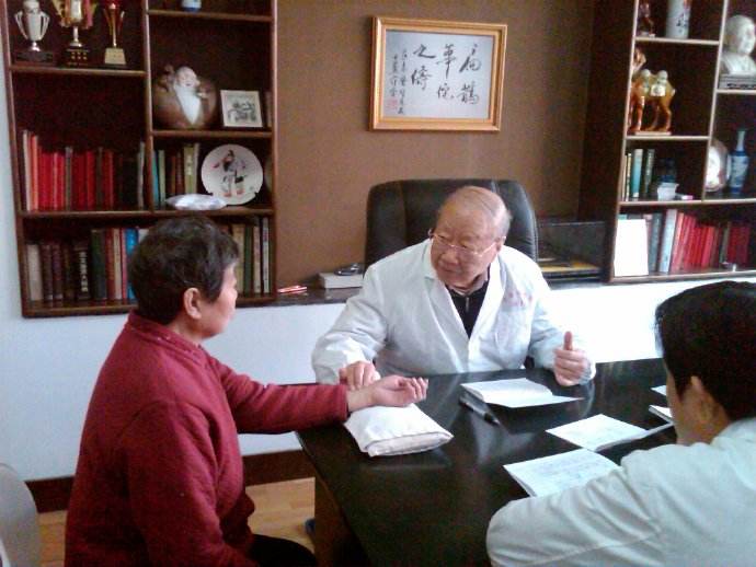 国医大师朱良春治疗肿瘤用药思路,国医大师朱良春善用什么药治痹症