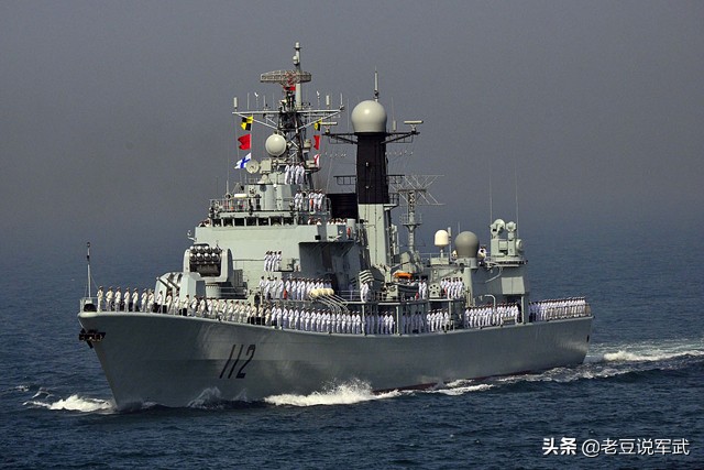 052D系列驱逐舰排水量,排水量达到了12万吨