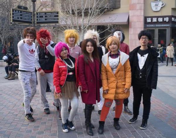 广东小伙罗福兴:11岁创办“杀马特家族”,拒绝富婆追求后怎样