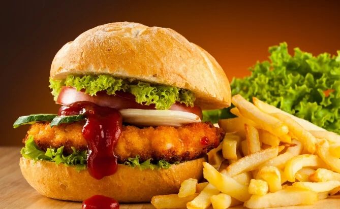 加盟肯德基好还是麦当劳好,麦当劳肯德基是加盟还是直营