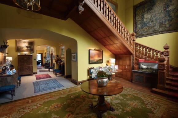 英国伦敦50亩的庄园别墅出售,英国300亩庄园出售