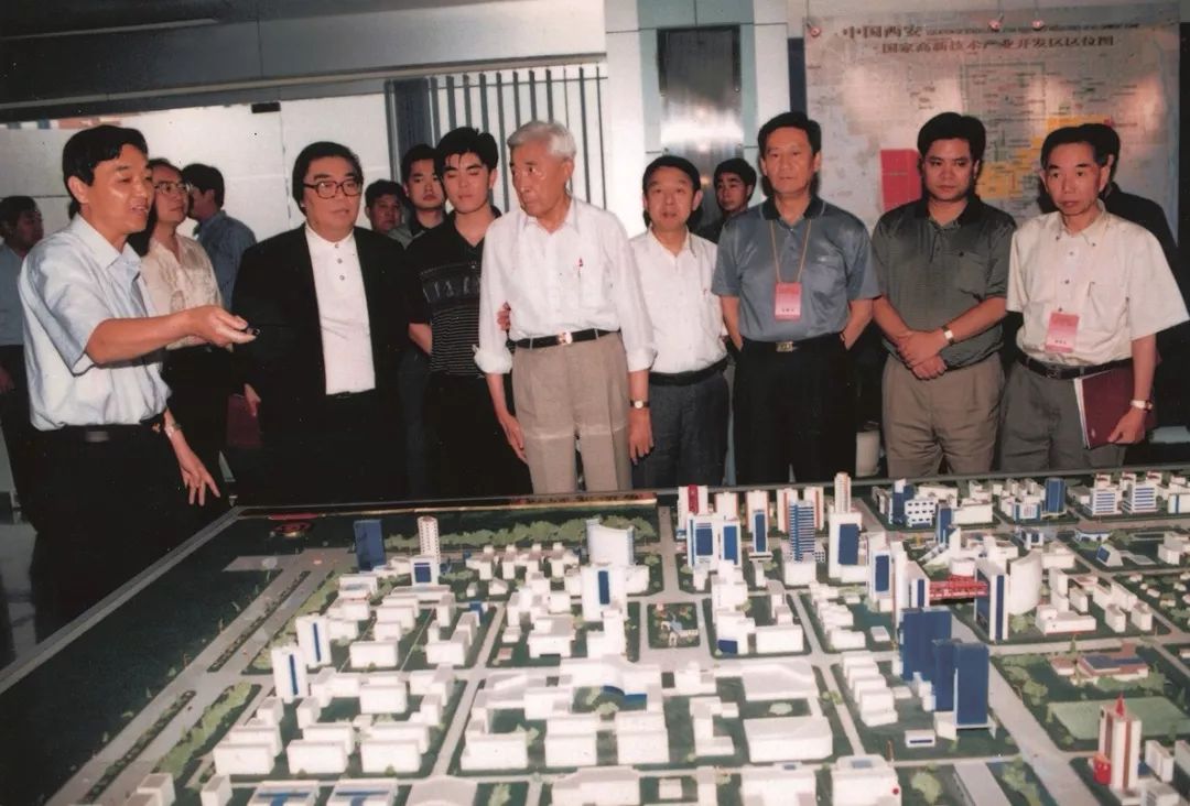 深切缅怀|丁石孙：既然当了民盟中央主席，就要尽己之力把它当好