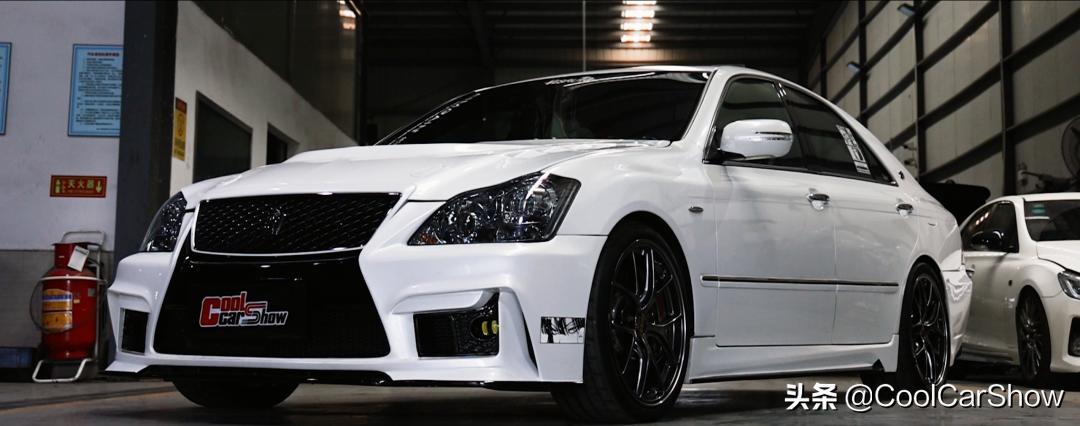 经典12代皇冠情怀老车,13代皇冠翻新复活视频