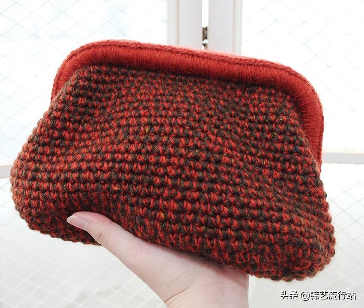 手工钩针编织手提包成品,钩针编织时尚又漂亮的女生手提包
