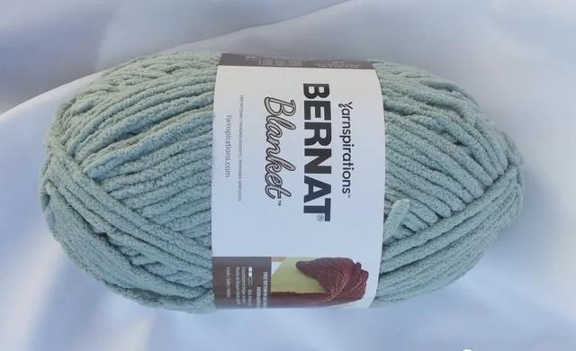 巴黎时装周金泫雅包是什么牌子的,泫雅包款式