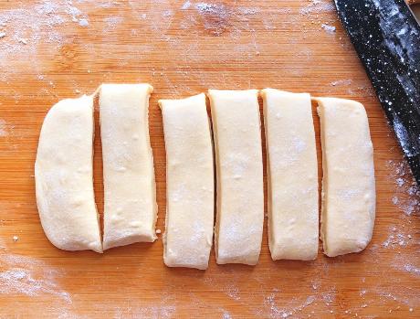 小油条做法蓬松酥脆没小苏打,如何做油条无需泡打粉无需小苏打