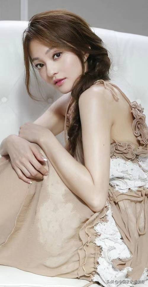 张韶涵从一片荆棘里开出花来,张韶涵从黑暗到黎明