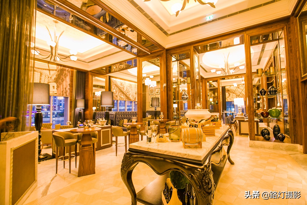 迪拜住一晚要上千美元的帆船酒店,在迪拜住一晚