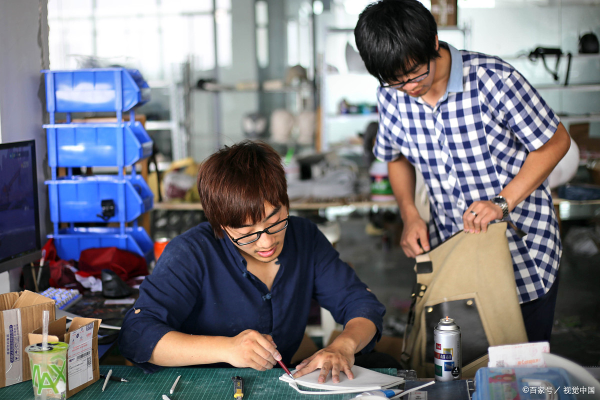 25岁女富二代招男助理包吃包住月薪7万，提4点要求，门槛太低了