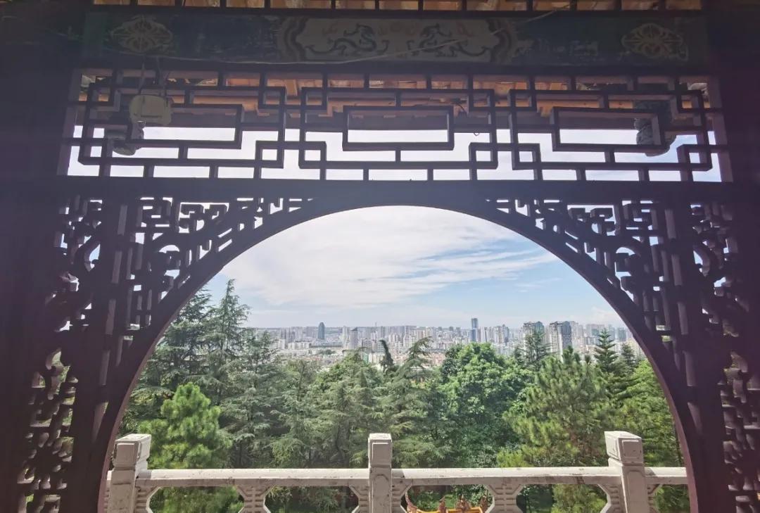 登上富乐山山顶看绵阳美景,登高赏菊富乐山