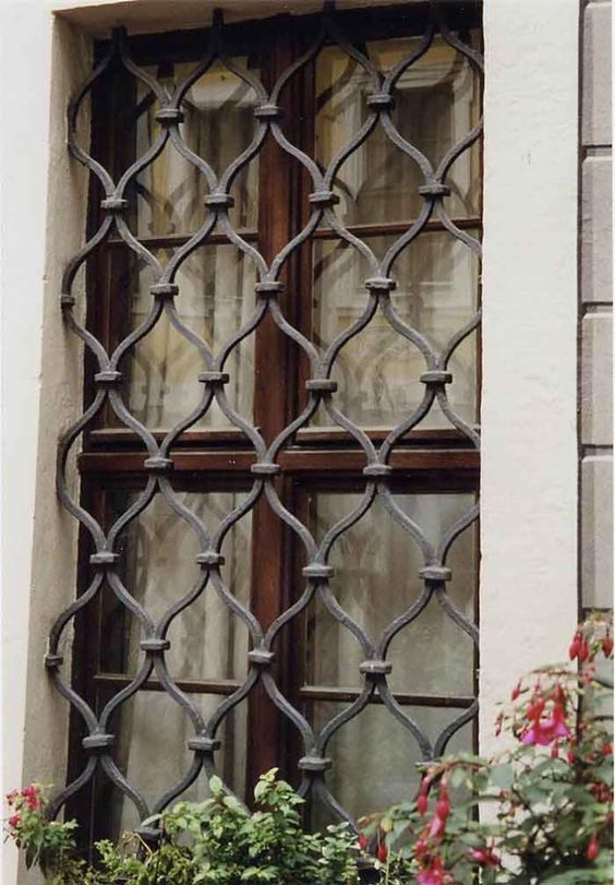 防盗网太丑怎么解决,国外装防盗网非常少