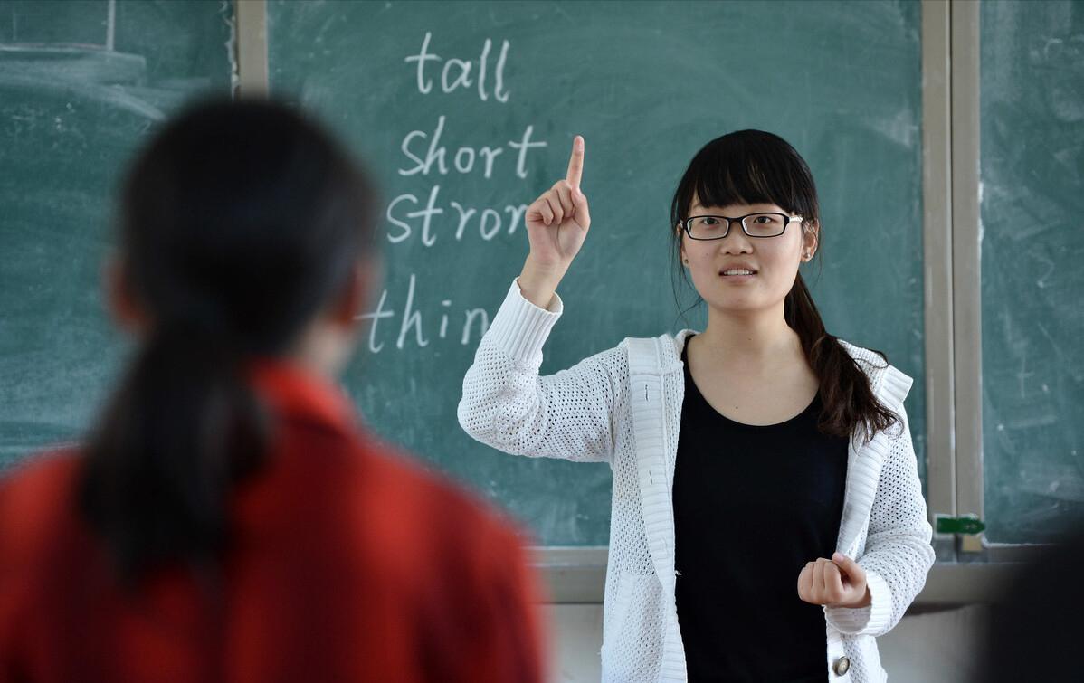 大学女生读什么专业比较好找工作,女生学什么专业就业前景好且稳定
