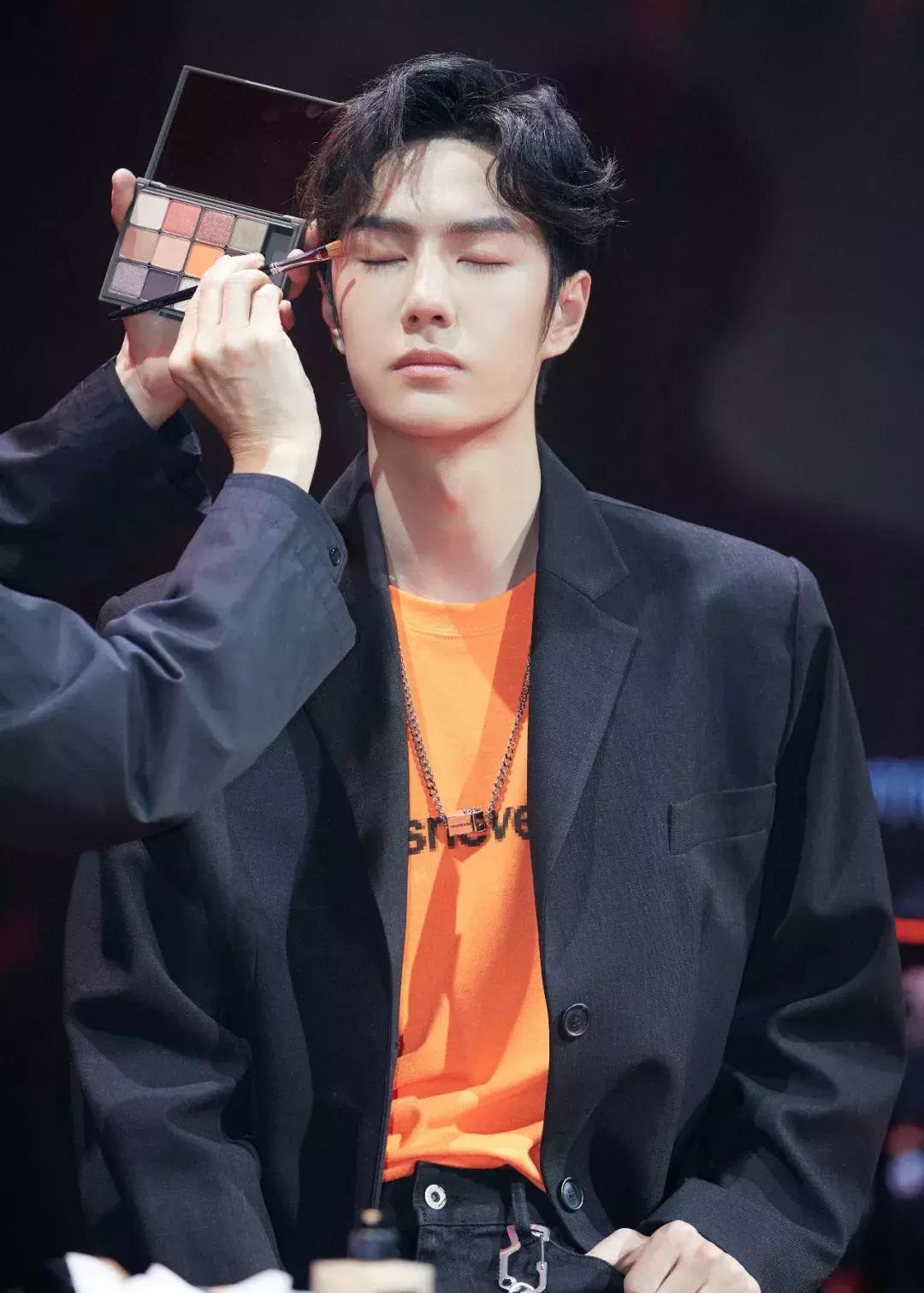 王一博黄子韬华晨宇,王一博和华晨宇眼妆