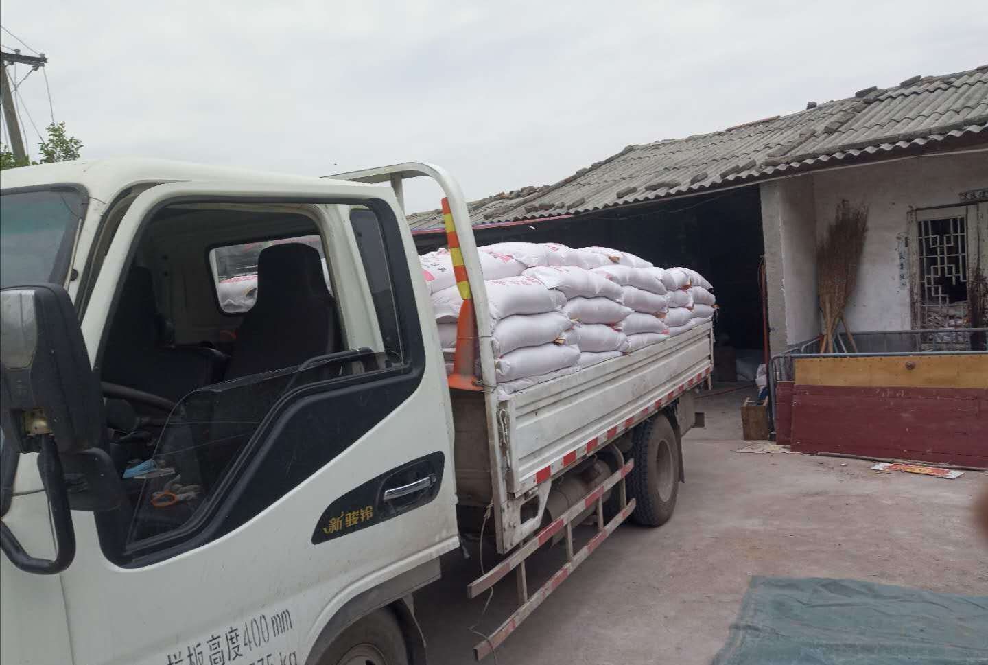 猪采食量上不去是什么原因,生猪吃食减量是怎么回事