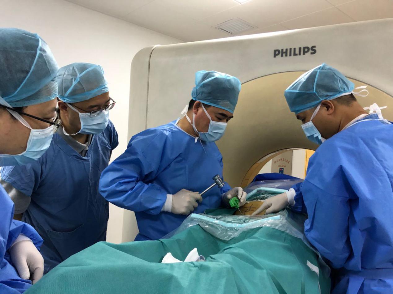 凸显“三院微创”品牌，龙岗三院再次填补肿瘤微创介入治疗空白