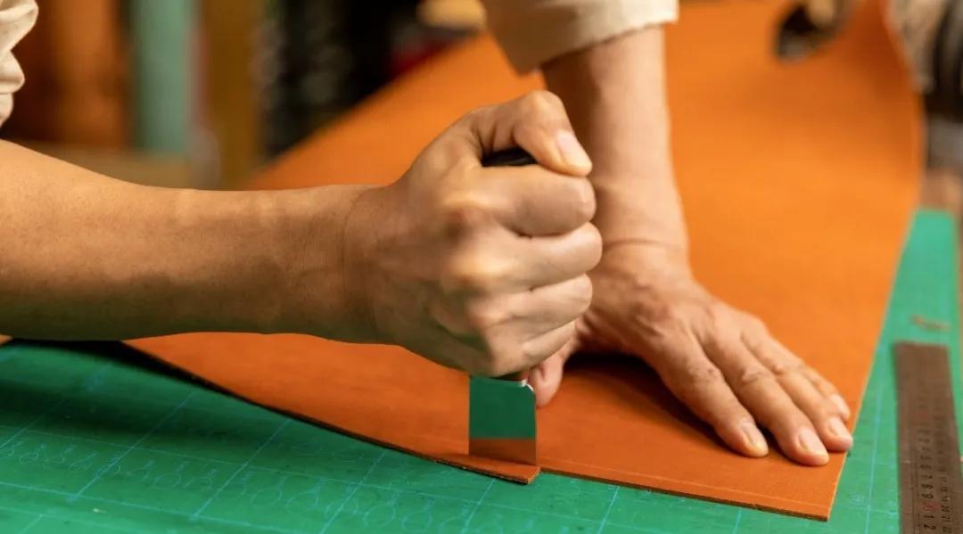 买真皮床注意哪些问题和细节,真皮床怎么辨别真假