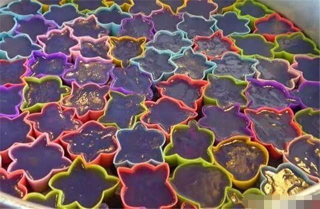 美女大学生街头卖小吃,女学生街头卖小吃