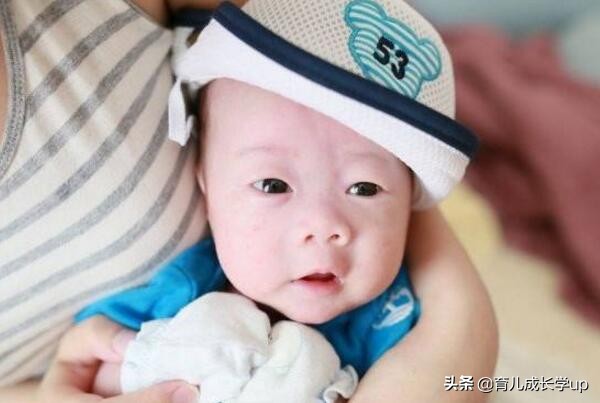 给宝宝挑选内衣要注意哪几点,新生儿内衣需要换吗