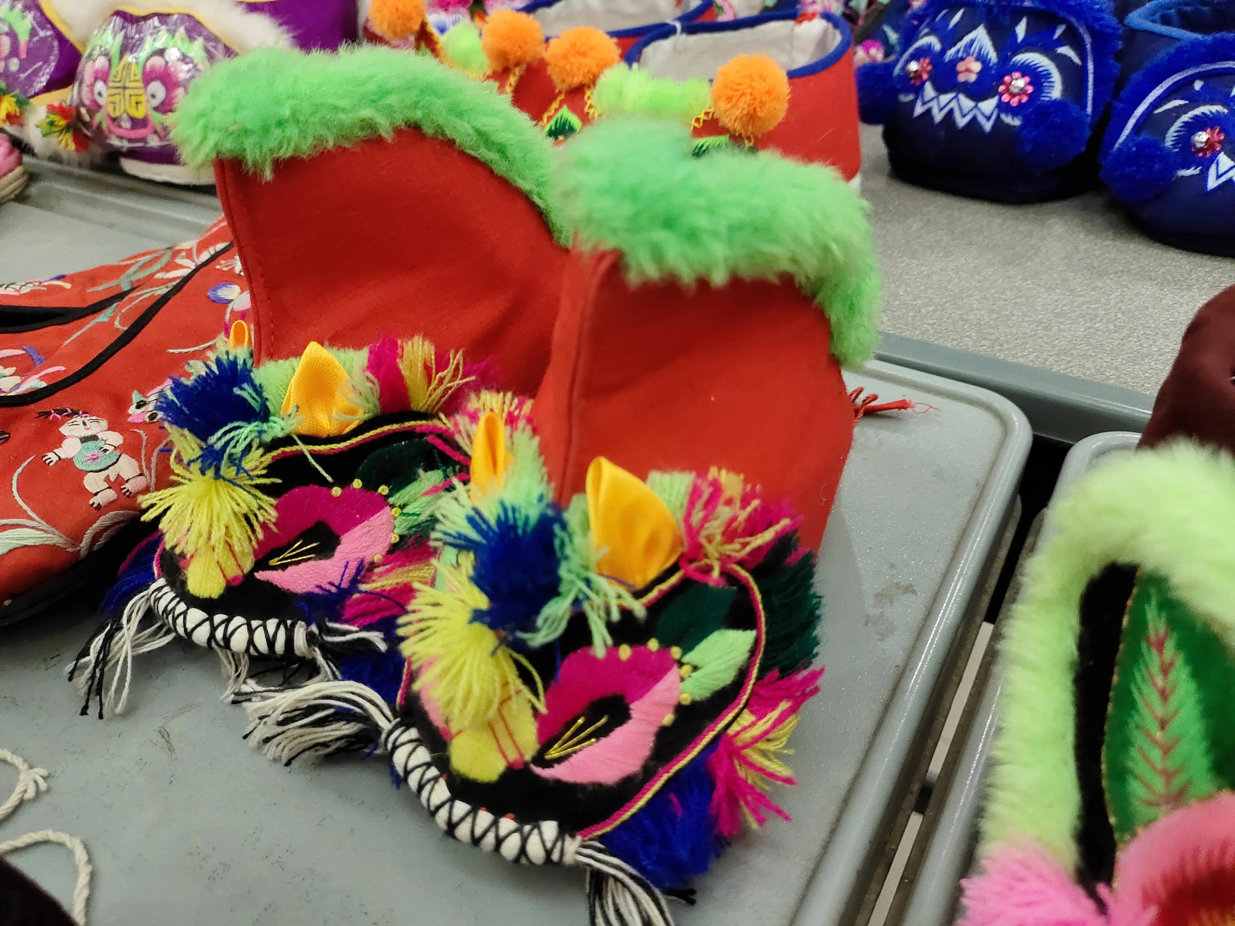 少数民族服装与服饰传承,儿童传统服饰