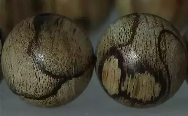 小叶紫檀和沉香手串哪个贵,沉香黄花梨小叶紫檀的手串多少钱