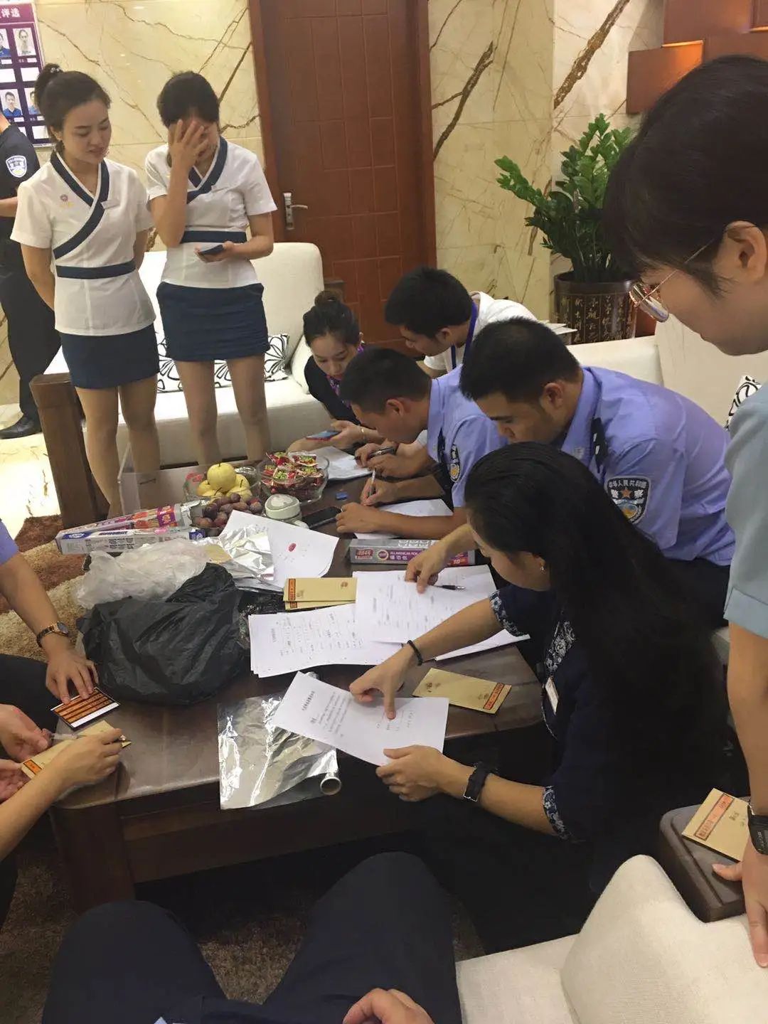 禁毒大扫除宣传活动简报,派出所开展大型禁毒宣传活动