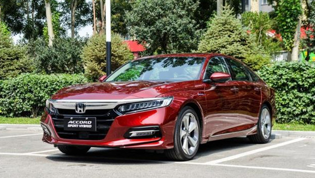 本田雅阁混动怎么开省油,雅阁混动2.0l和1.5t哪个省油