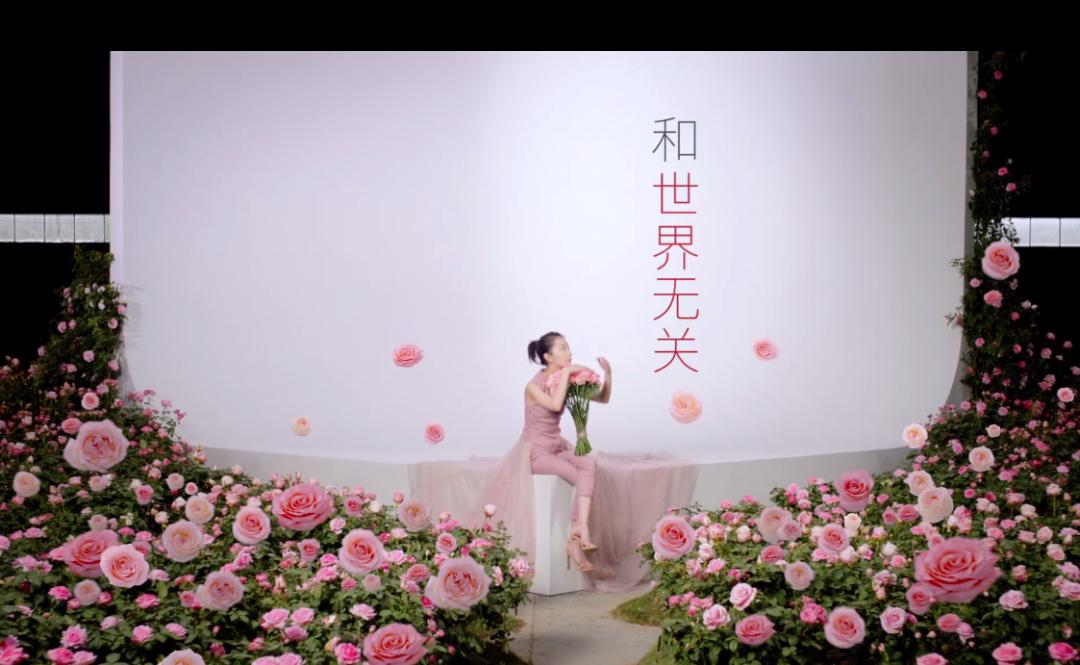 周冬雨为肖战发声给偶像加油,为青春助力