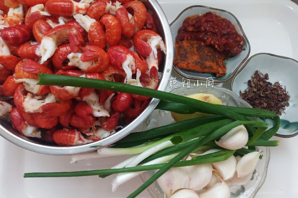 火锅料炒虾尾不用啤酒怎么做,新密炒虾尾正宗做法和配比