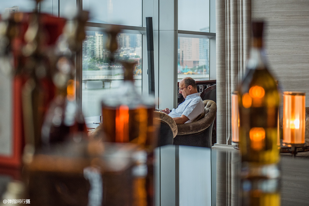 细品光彩琉璃中的东方韵味，澳门旅居的奢雅华贵尽汇于此