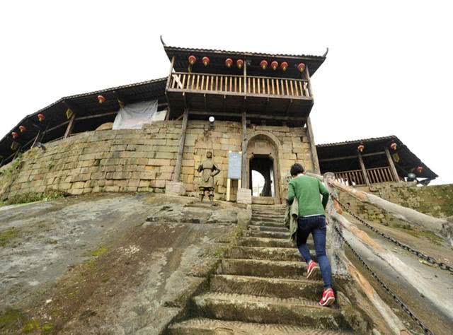 重庆最险峻山峰,重庆最可怕的古寨