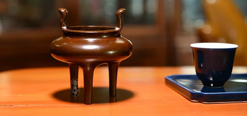 香炉玲珑雅致,香炉怎么陈设