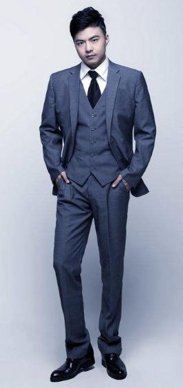 龙神和枫哥忙争刀圈话事人，但真正的大哥只会在危难关头站出来