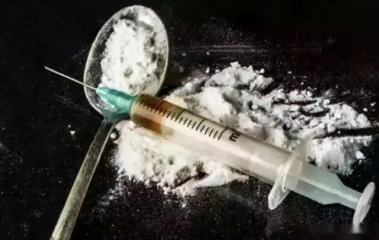 痴情女为情郎断送了性命,痴情女子为了爱人的未来甘愿入狱