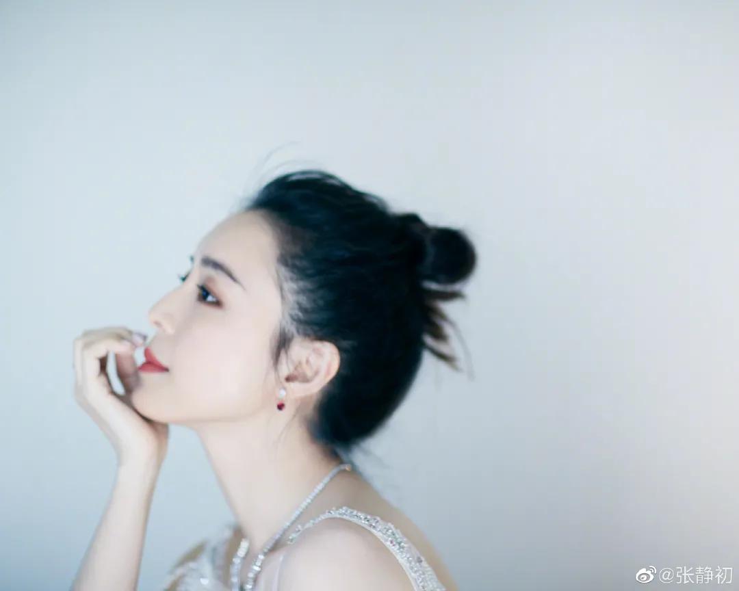 消失6年后,张静初单身生活首曝光!独居大House,与满屋破烂作伴