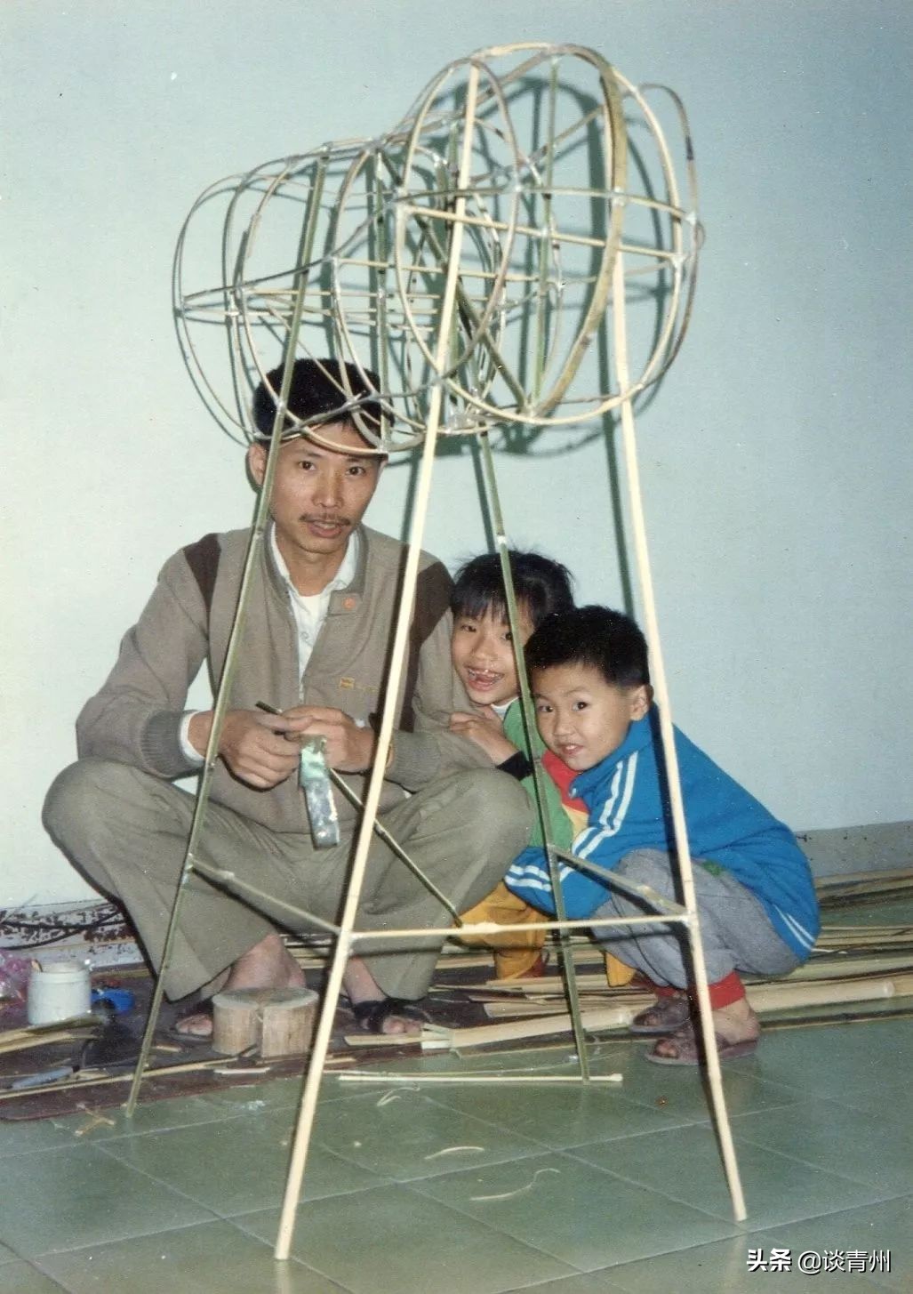 中国人烧给死人的纸扎，登上巴黎设计周，还被法国的博物馆收藏