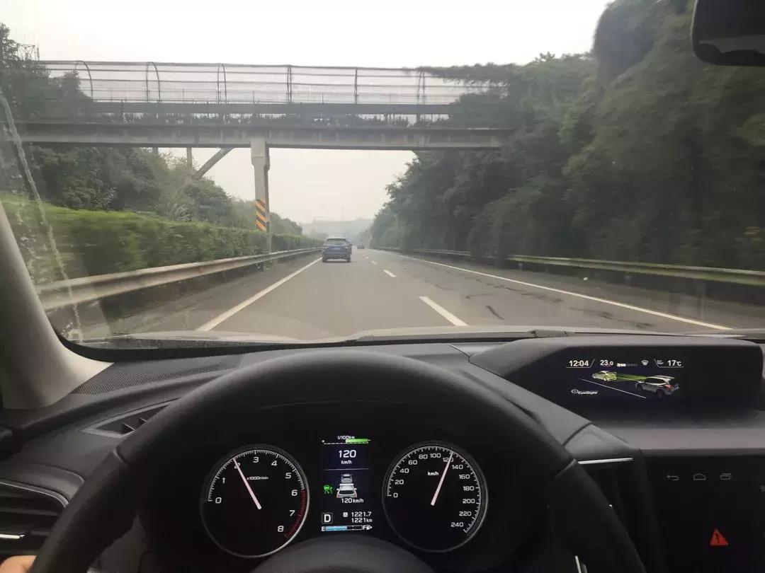 第四代森林人2.5驾驶感受,斯巴鲁森林人2.5测评