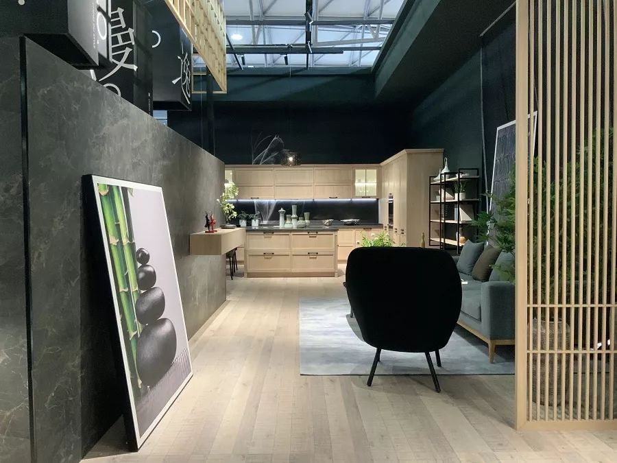 厨卫奥斯卡刻上德贝烙印，德贝制造荣耀亮相