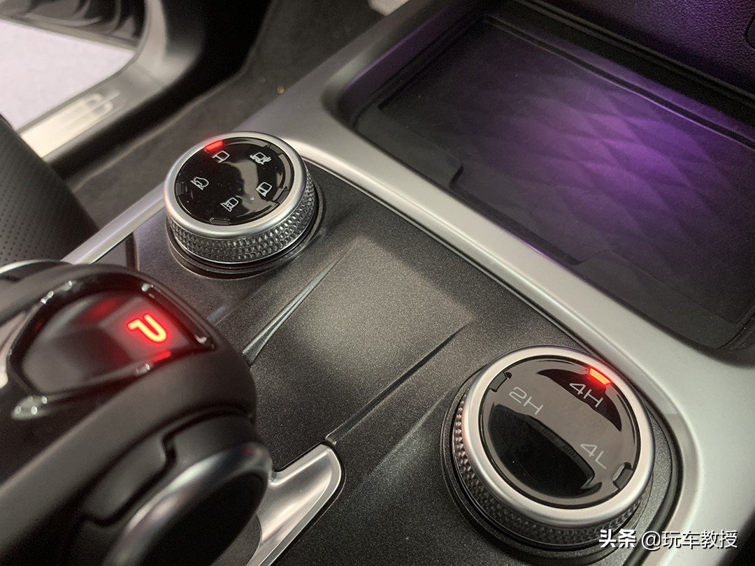 2023款坦克300顶配配置与讲解,全新一代坦克300总售量达到多少台