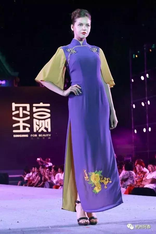 超百图再现2018年服装圈内那三十道靓丽风景……