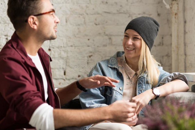 怎么和女生聊天可以让她更主动,如何跟女人聊天技巧