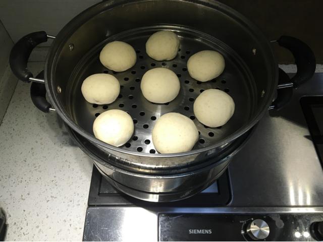 自己蒸的馒头有嚼劲不蓬松,自己蒸的馒头有点粘是怎么回事