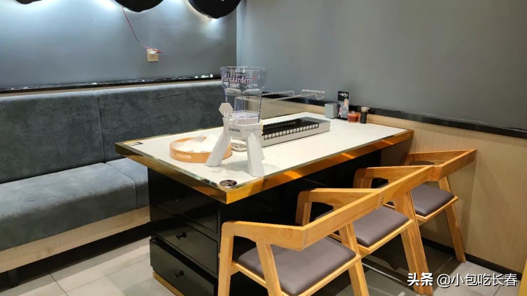 “尚羴羊”你们谁认识第二个字？据说他家双眼皮女生进店就送娃娃