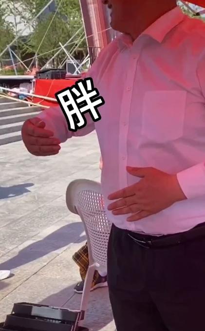 大衣哥被赶下舞台,大衣哥被直播回放完整版