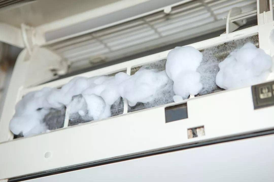 半年没用的空调不吹热风,半年没开的空调直接用会生病吗